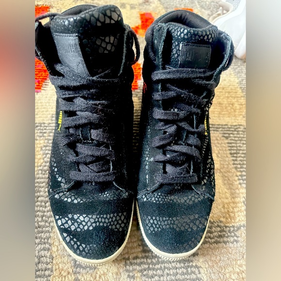 Puma high top wedge sneakers. Snakeskin embossed print. - Picture 1 of 5